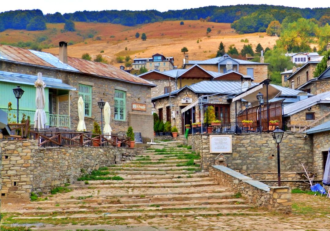 Νυμφαίο, το πέτρινο χωριό των παραμυθιών - thesekdromi.gr